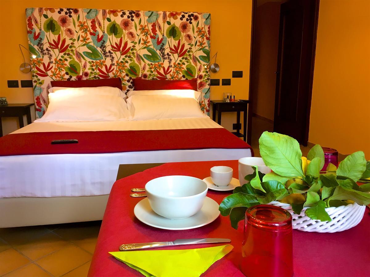 Residenza Viviani Bed & Breakfast ซานตาเญลโล ภายนอก รูปภาพ
